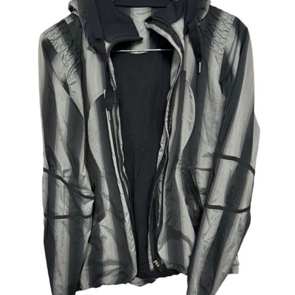 lululemon athletica Jackets & Blazers - Lu Lu Lemon | black and gray women's thin dance studio zip up jacket | size 6
